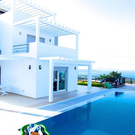 Luxury Villa With Amazing View, เซสเม ภายนอก รูปภาพ